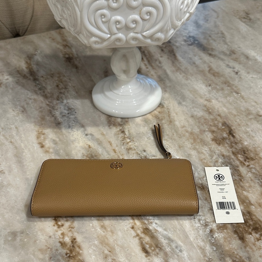 Tory Burch Robinson Slim Leather Wallet